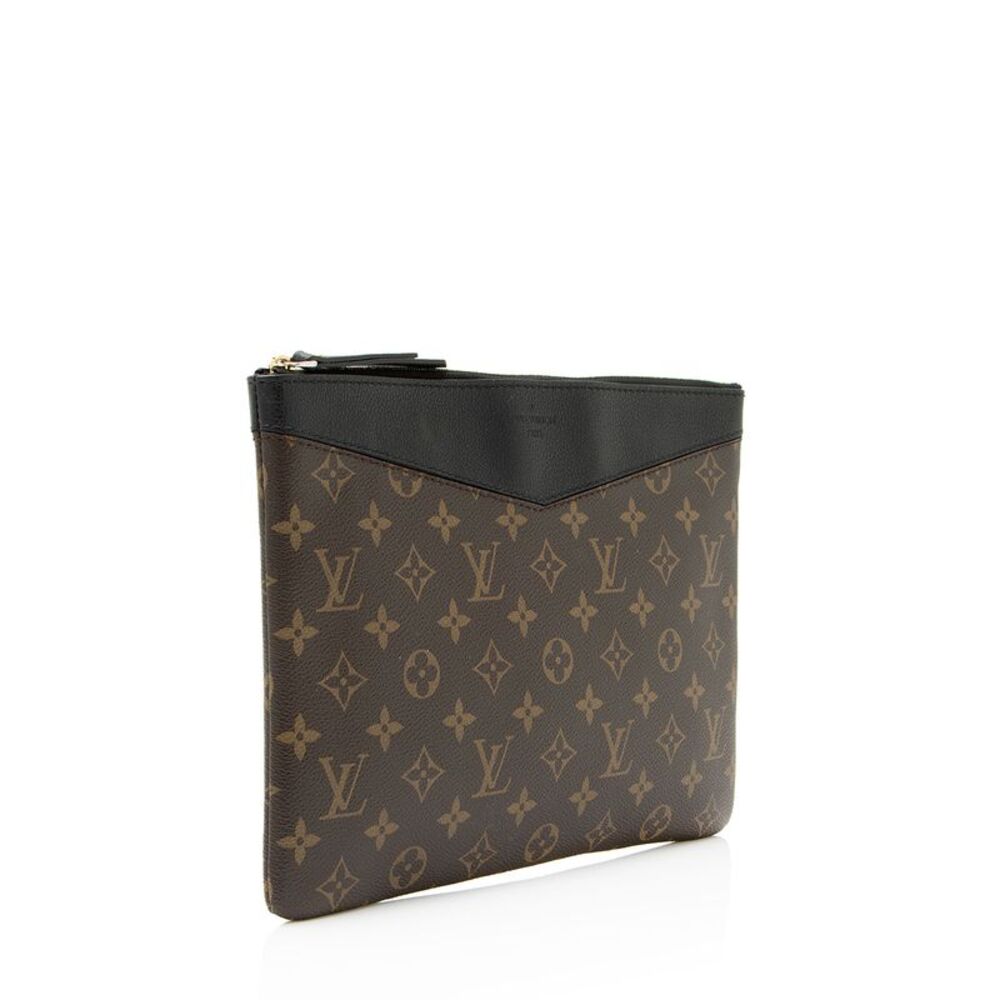 Louis Vuitton Monogram Canvas Daily Pouch - Picture 2 of 11